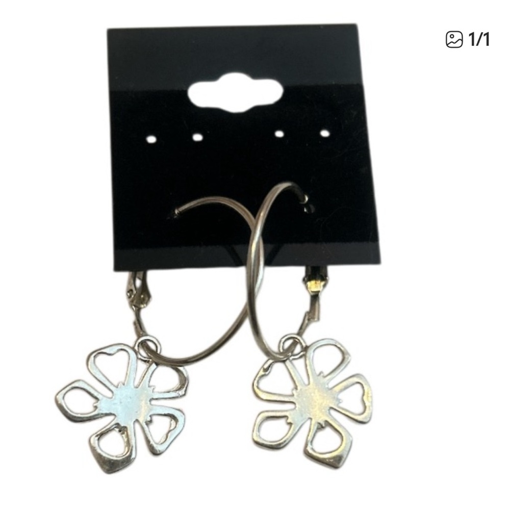 Earring bundle - Picture 3 of 3